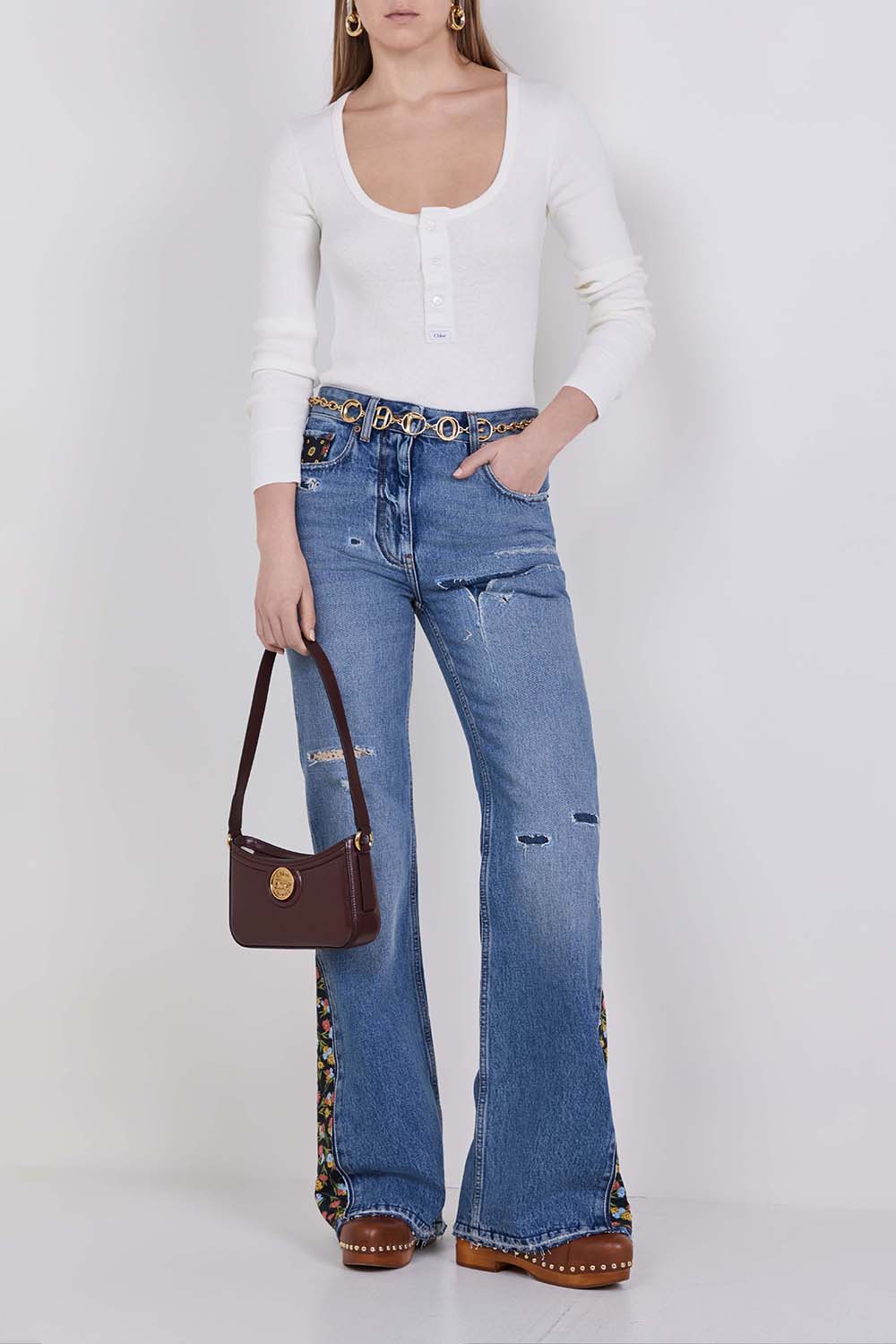 מכנסי ג׳ינס בגזרת פלר